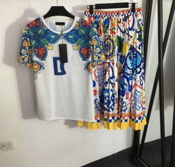 

summer vintage blue print two piece dresses set crew neck printed design short sleeve t-shirt high waisted mix and match patterns pleated sk, White
