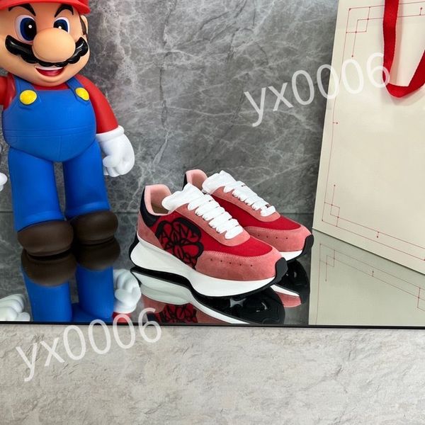 

2023 designer calfskin casual shoes reflective sneakers vintage leather trainers fashion leisure shoes platform lace-up women mens sneaker, Black