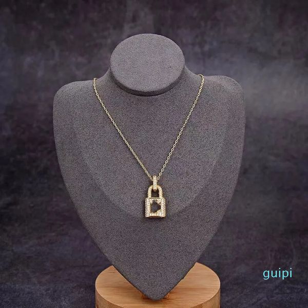 

luxurys sale pendant necklaces fashion for man woman inverted triangle letter designers brand jewelry mens womens trendy personality clavicl, Silver