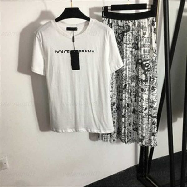 

classic fashion woman t shirt two piece set summer suit letter print cotton short-sleeved tshirt high waist pleated half skirts sets white b