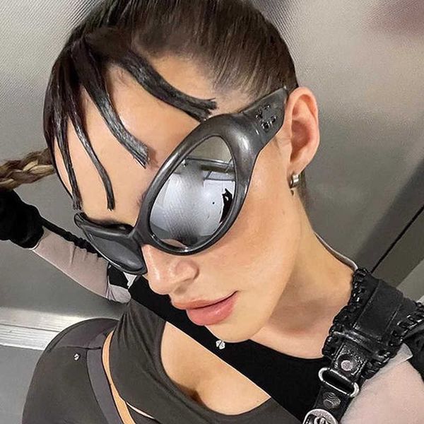 

wholesale of y2k sci-fi cat insect shaped trendy punk street p glasses ins internet butterfly style sunglasses, White;black