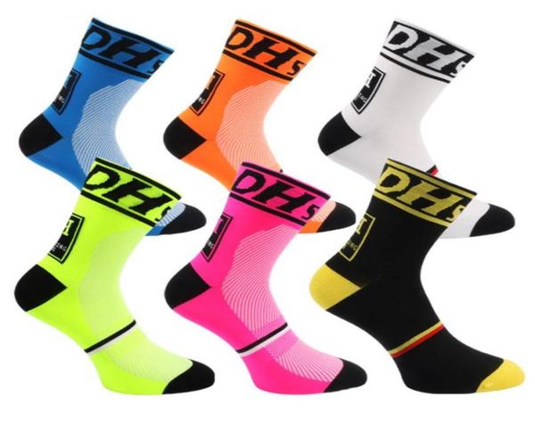 

professional middle socks mountain bike cycling outdoor sport socks protect feet breathable wicking men bicycle 6 colors1488442, Black