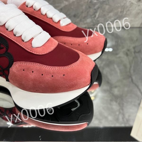 

luxurys designer calfskin casual shoes reflective sneakers vintage leather trainers fashion leisure shoe platform lace-up women mens sneaker, Black