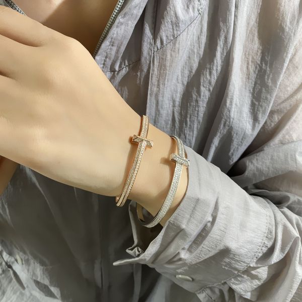 

new love bangles lover luxury designer bracelet women mens t1 bracelets trendy fashion diamond t buckle bracelet boutique gift original desi, Black