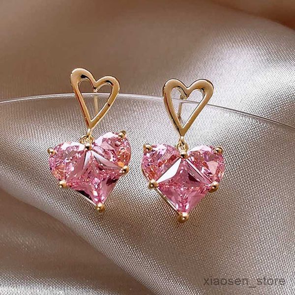 

stud temperament women jewelry earrings lovely pink heart earrings personality women stainless steel earrings charming jewelry r230628, Golden;silver