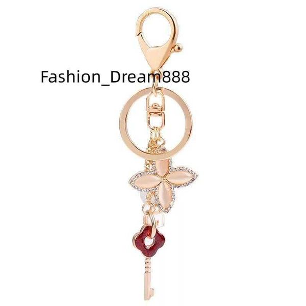 

keychains creative fashion crystal four-leaf keychain key pendant ring car chain female bag accessories charm jewelry, Silver