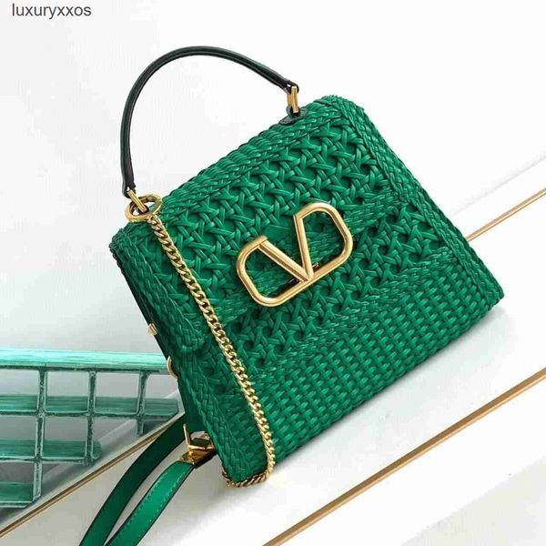 

2023 valention bag women oiye fashion casual handwoven tote bags chain crossbody handbag designer small square purse luxury wallets