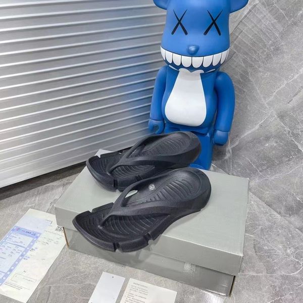 

2023 new rubber anti slip women's slippers couple sandals, Black
