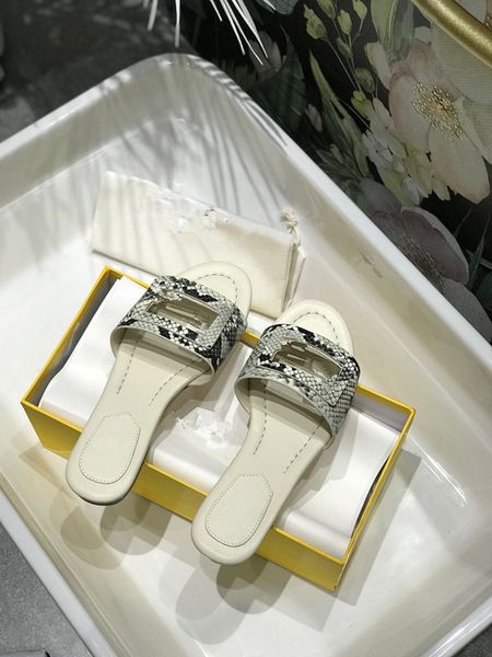 

designer sandal slides beach shoes classic flat sandals luxury summer lady leather flip flops black sandals 0623