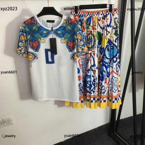 

womens designer clothing girl dress two piece dress size s-l colorful pattern printed short sleeved t-shirt and pleated skirt, White