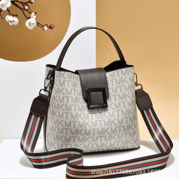 

new fashion single shoulder messenger bag urban simple handbag trend foreign style bucket bag