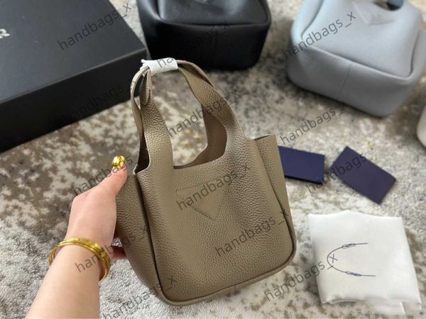 

designer bag p bag 2023 spring summer new home vegetable basket small water bucket leather tote cabbage handheld women's 08pv
