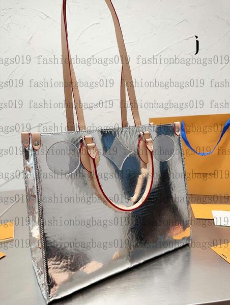 

23ss by the pool on the go mm handle trunk silver patent 34cm bag gradient color m22975 m22838 womens designer cross body toron luxury big c