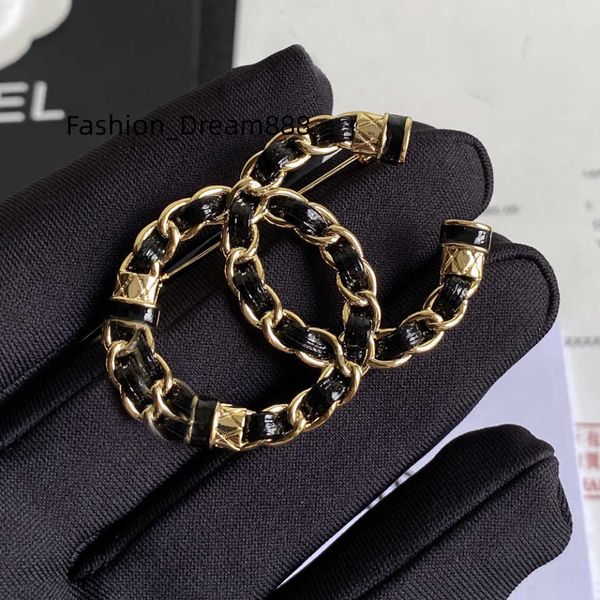 

fashion real gold plated brass copper brooches luxury c-letter designer women men brand pins faux leather jewelry brooch pin marry christmas, Gray