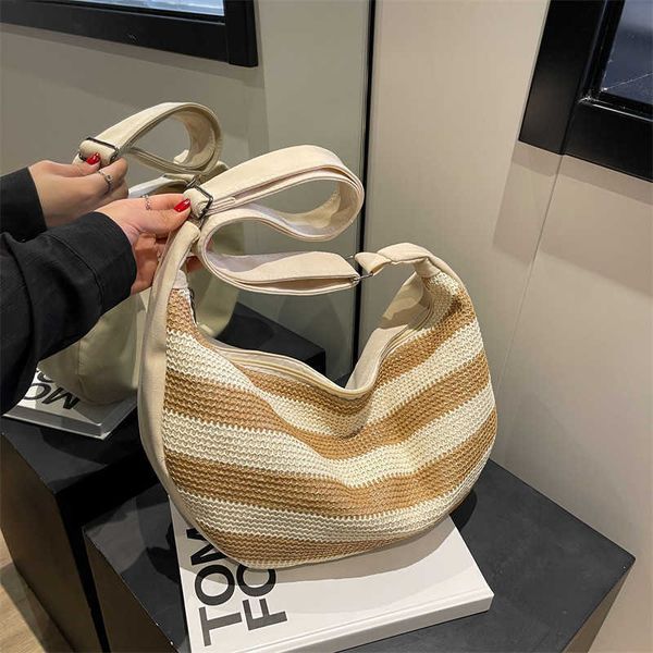 

large capacity straw woven bag for women in new trendy and fashionable color matching woven crossbody bag summer canvas commuting dumpling b