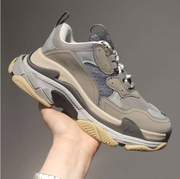 

designer 17fw triple s men women casual shoes sneakers platform tan clear sole black white grey red pink blue royal neon green mens trainers
