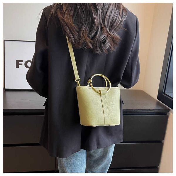 

and large capacity bucket bag for women's new circular handbag for fashionable women's one shoulder crossbody bag