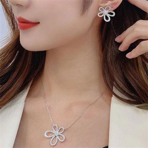 

wedding jewelry sets korean style hollow out flower earrings personality full diamond female silver needle copper premium wholesale 230627, Slivery;golden
