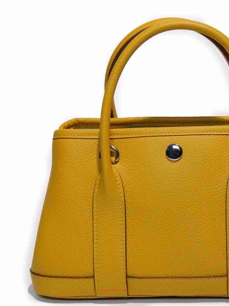 

h home designer party garden shoulder bags online shop bag womens 2023 new high end and artistic layer cowhide tote handbag versatile cross