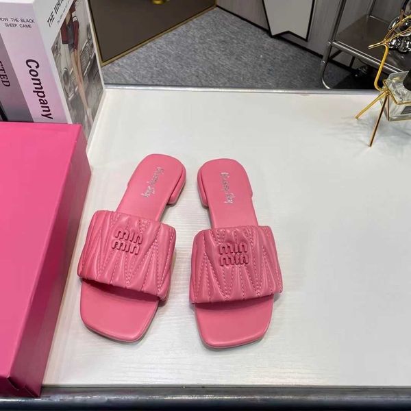 

designer mius beach sandals shoes women family's slide same style flat bottom slippers 2023 summer new fairy for wear tfoo