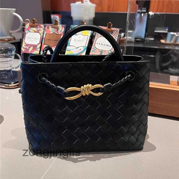 

buckle woven 2023 leather purse metal bag totes designer women's venetas handbag bags rope bottegas andiamo tote single shoulder cros v