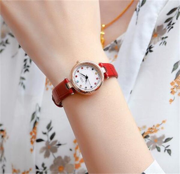 

2023 creative high-end color diamond plate for women, student niche, light luxury, high appearance waterproof belt, quartz watch, Slivery;golden
