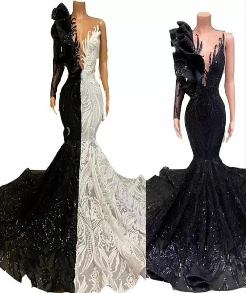 

2022 black white mermaid prom dresses v neck illusion sequined lace one shoulder long sleeve sequins formal party dress plus 2804292