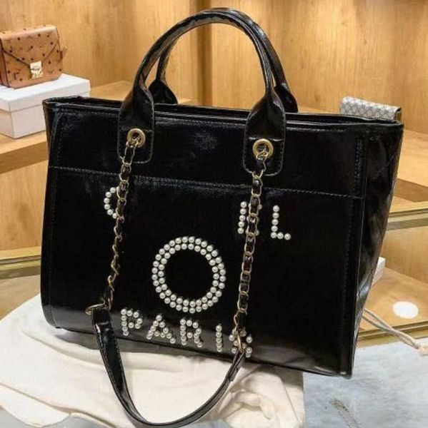 

luxury women's fashion hand bags beach bag brand metal badge classic totes handbags small mini pearl handbag female capacity large leat