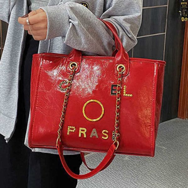 

luxury women's fashion hand bags beach bag brand metal badge classic totes handbags small mini pearl handbag female capacity large leat, Black;red