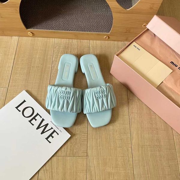 

beach shoes women slide designer sandals 2023 mius summer new family pleated slippers square high beauty style casual flat bottom 6me6