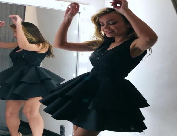 

2019 short cocktail dresses v neck party dresses black prom gowns beaded lace applique homecoming graduation dresses cupcake skirt4489284