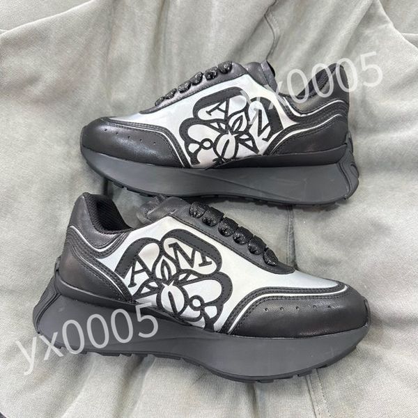 

2023 new luxurys designer brand men womens platform casual shoe women sneakers super flex rubber sole trainers size 35-46 xsd230403, Black