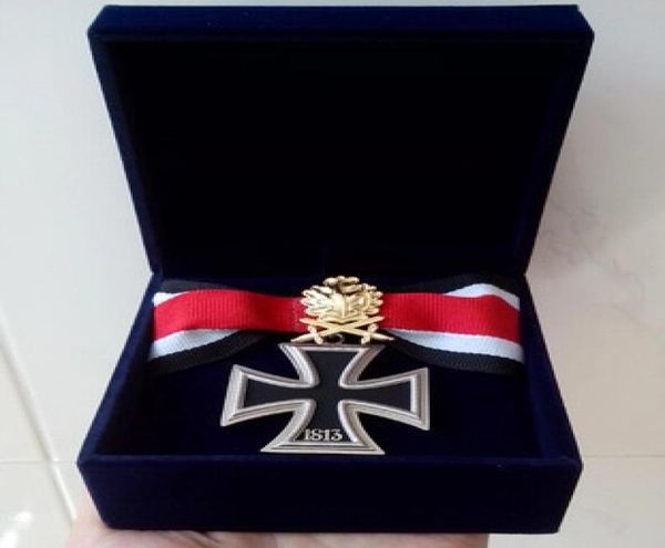 

whole souvenirs collection ww2 wwii german military iron cross medal badge with golden oak tree leaf and allsuede medal box8728004