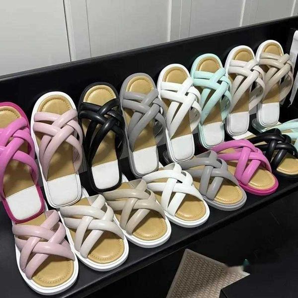 

designer slipper sandal women cross-woven luxury pair bread slippers summer beach ladies leather sandals, Black