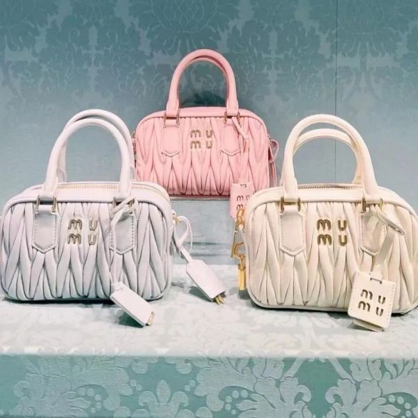 

handle mi shoulder bag bowling tote purse women's men's designer bag crossbody bag square leather clutch bag wrinkles