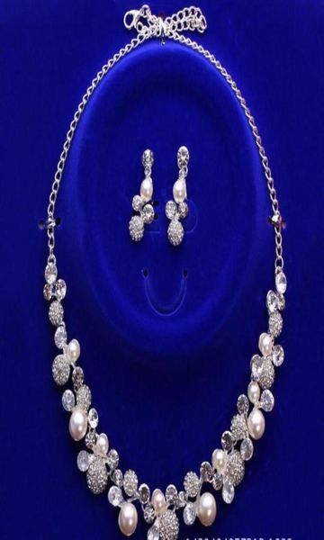 

2019 new korean style bridal jewelry necklace earclip earring set girl prom cocktail party evening rhinestone pearls in stock chea4154190, White