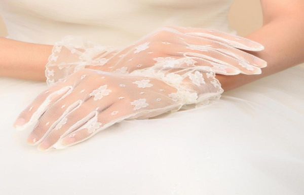 

2015 bridal gloves lace bridals fingerless short wedding golves bride romantic evening foraml party special occasion women glove a5867248, White