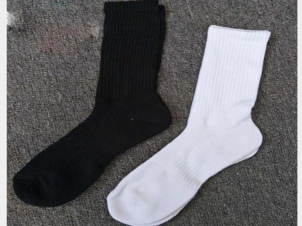

thickened and long towel bottom sports socks all cotton black and white pure men039s socks7251157