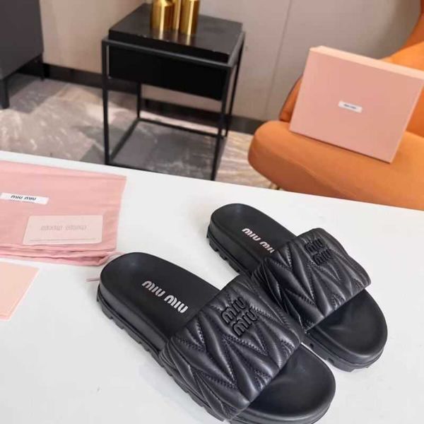

women designer mius slide beach sandals family shoes slippers women's new summer wear flat bottom outside kzq2