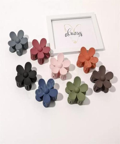 

flower shaped hair clips clamp lady middle size plastic hair claws female flowers scrunchies ponytail pure color hairpins length 79639755, Slivery;white