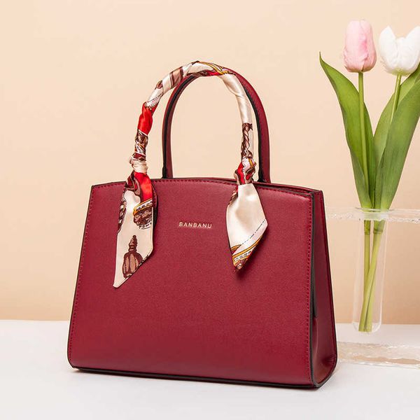 

brand women's bag new middle-aged women's bag red wedding atmosphere wedding bag fashion one shoulder handbag