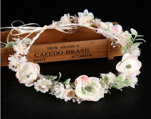 

white flowers garlands bridal gowns coloured dried flowers headwear hair bands3827926, Silver