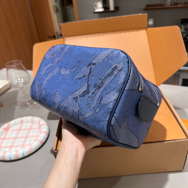 

graffiti bags classic print women toiletry dopp kit pouch handbag luxurys designers shouder crossbody bag messenger lady travel handbags 2pi
