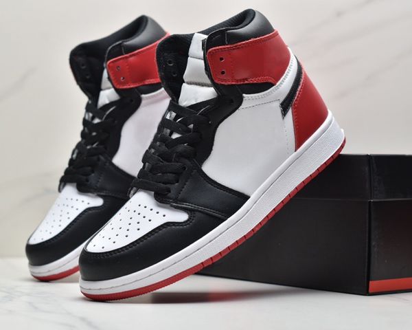 

2023 jumpman 1 basketball shoes men 1s skyline next chapter true university blue hyper royal panda dark mocha bred shadow unc smoke grey wom, White