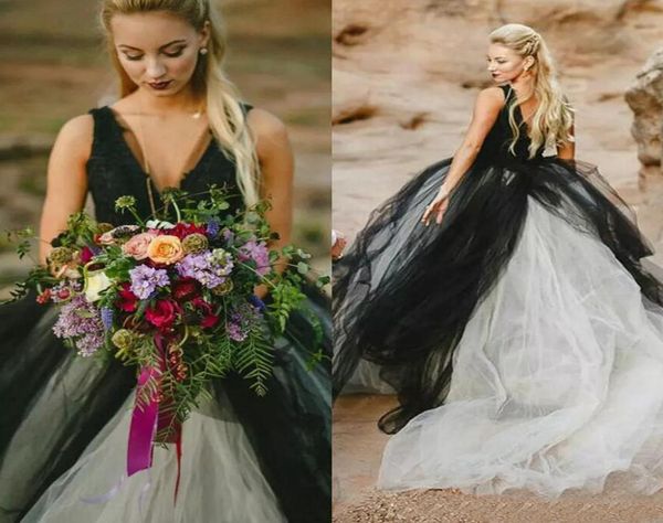 

vintage 2022 black and white gothic wedding gowns deep v neck sleeveless lace tulle skirt beach bridal gowns backless bride dr6457577