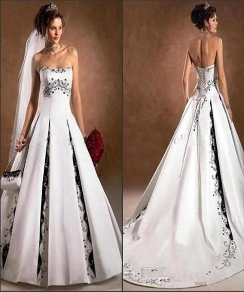 

2021 black and white wedding dresses strapless embroidery a line sweep train backless church bridal custom made6389303