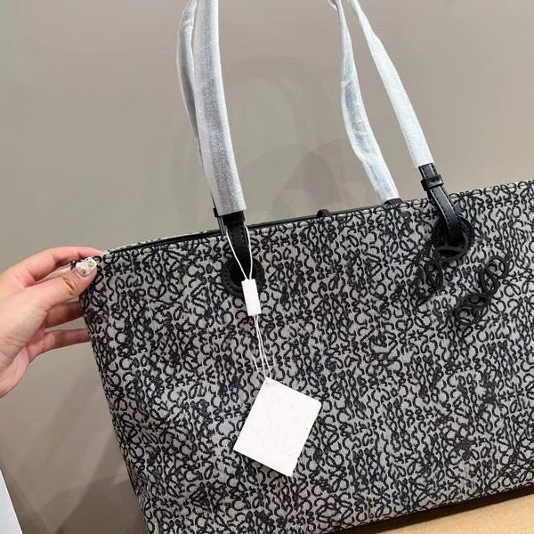 

design shopping tote bag lowe brand leather graffiti handheld handbag large capacity single shoulder crossbody bag