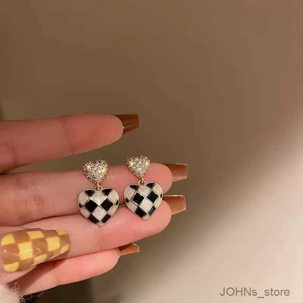 

stud diamond-dripping black white checkerboard lattice love earrings for women fashion earring birthday party jewelry gifts r230630, Golden;silver