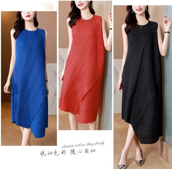 

issey luxury french premium temperament fashion three house pleated color block dress new sleeveless luxury fashionable dress, Black;gray
