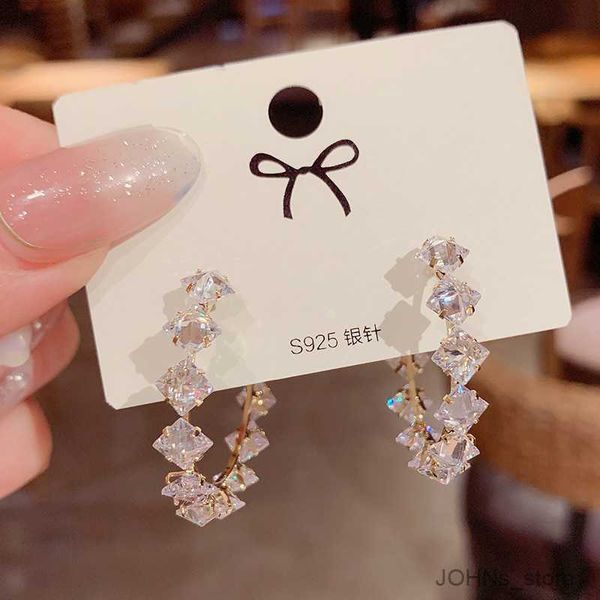 

stud fashion earrings for women exquisite luxury shiny crystals stud earrings accessories jewelry trend r230630, Golden;silver